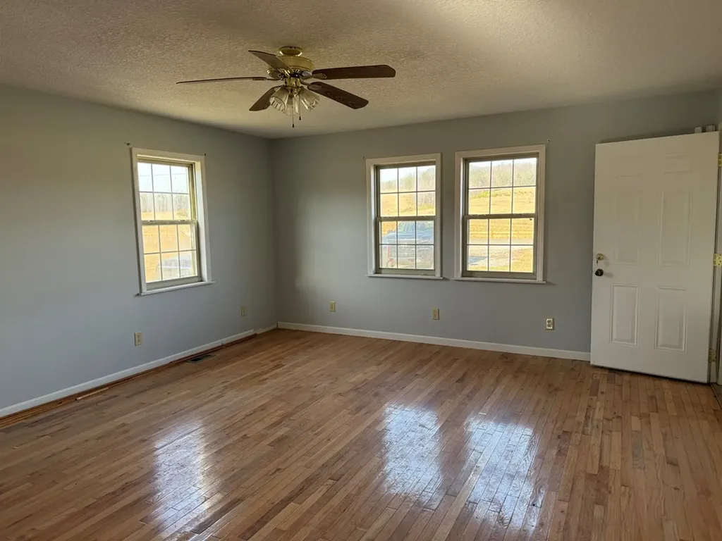 10612 Newton Road Crossville TN 38572