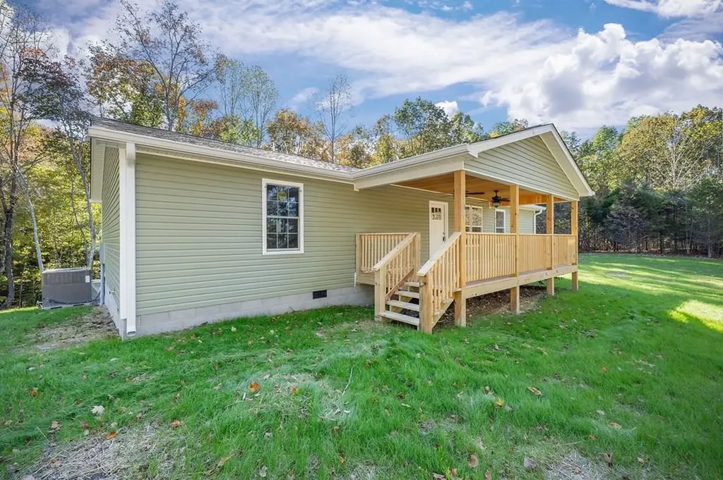 1053 Benton Tidwell Road Hilham TN 38568