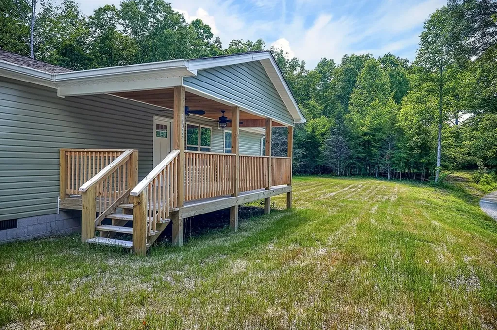 1053 Benton Tidwell Road Hilham TN 38568
