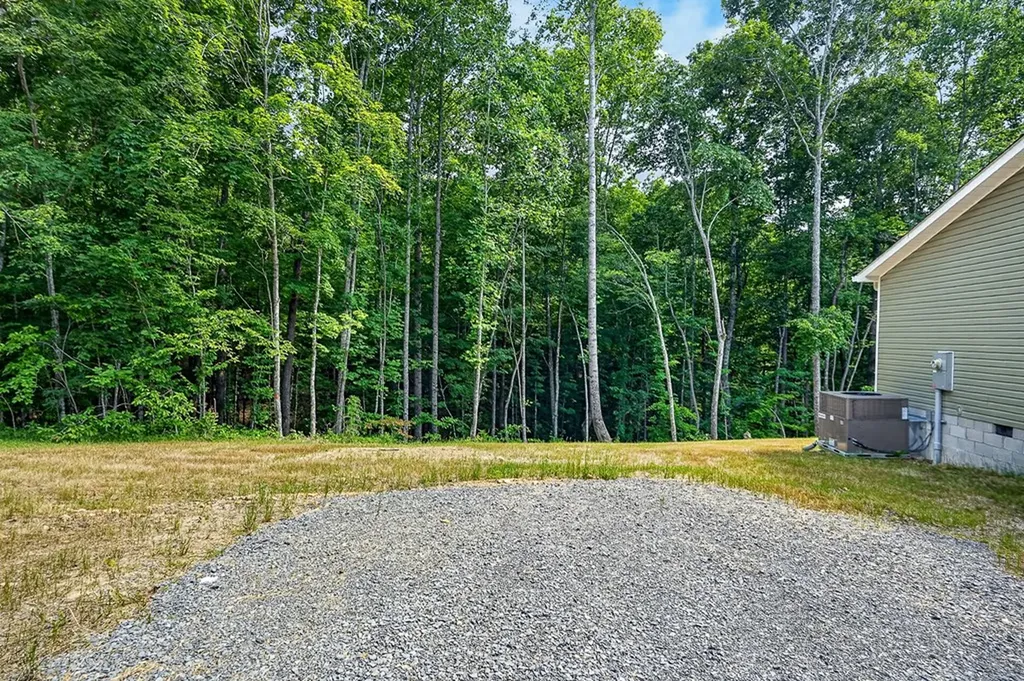 1053 Benton Tidwell Road Hilham TN 38568