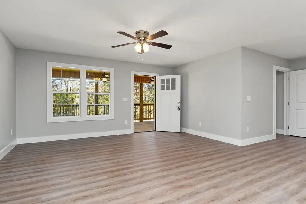 1053 Benton Tidwell Road Hilham TN 38568