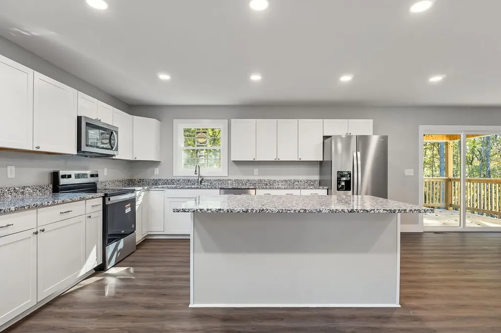 1053 Benton Tidwell Road Hilham TN 38568