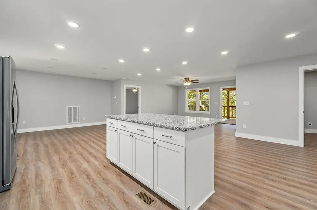 1053 Benton Tidwell Road Hilham TN 38568