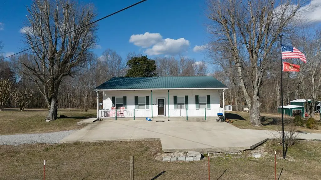 6760 Smithville Highway Sparta TN 38583