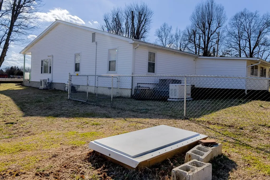 6760 Smithville Highway Sparta TN 38583