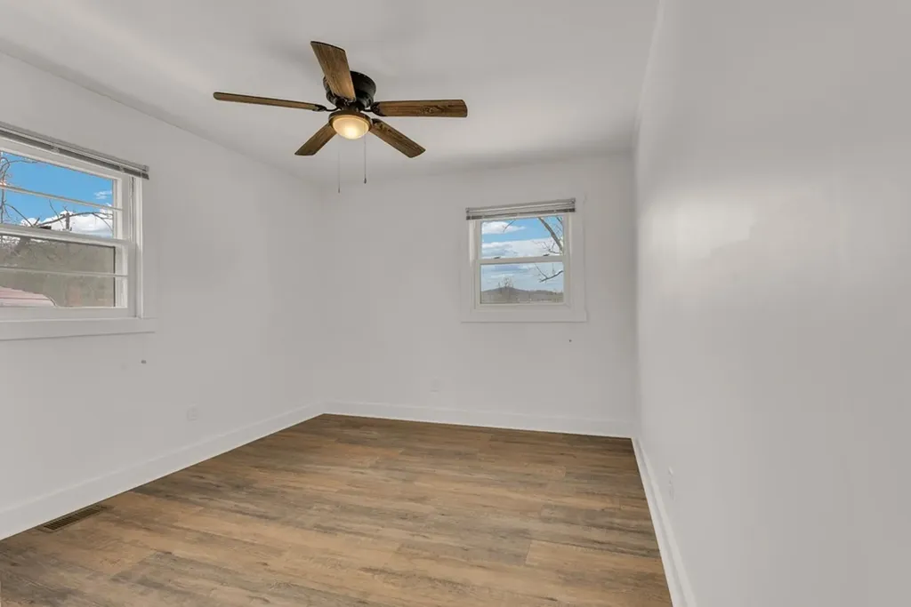 607 W 4th Street Livingston TN 38570