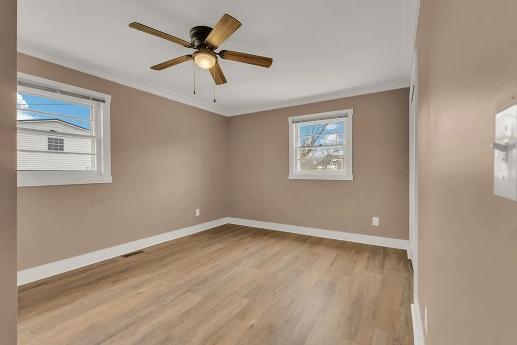 607 W 4th Street Livingston TN 38570