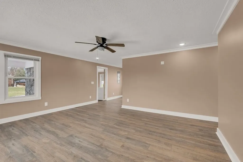 607 W 4th Street Livingston TN 38570