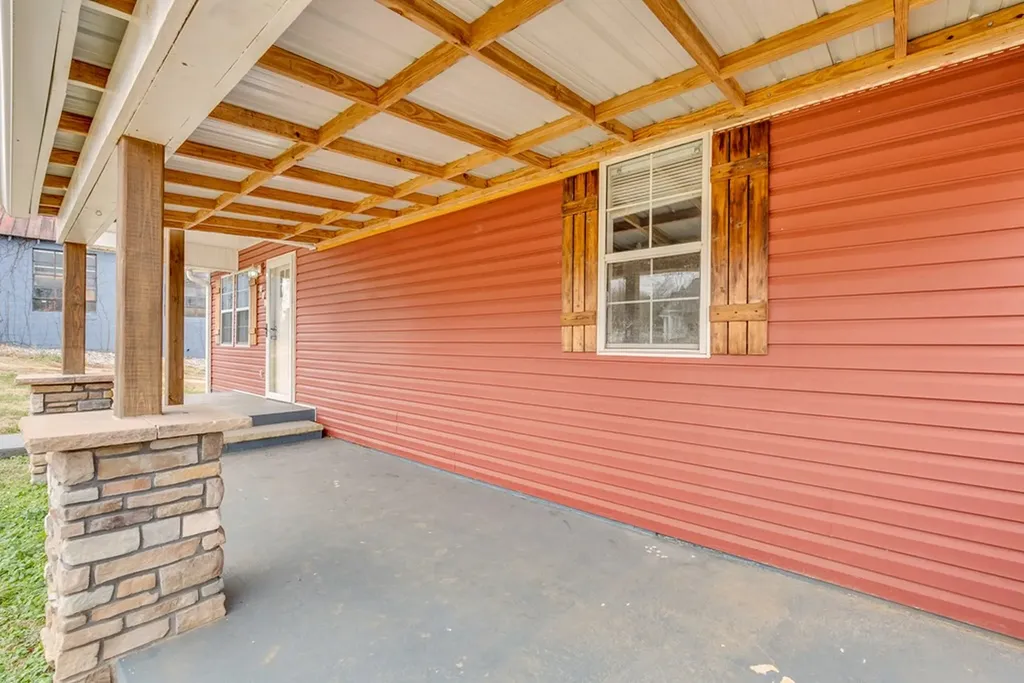 425 S Young Street Sparta TN 38583