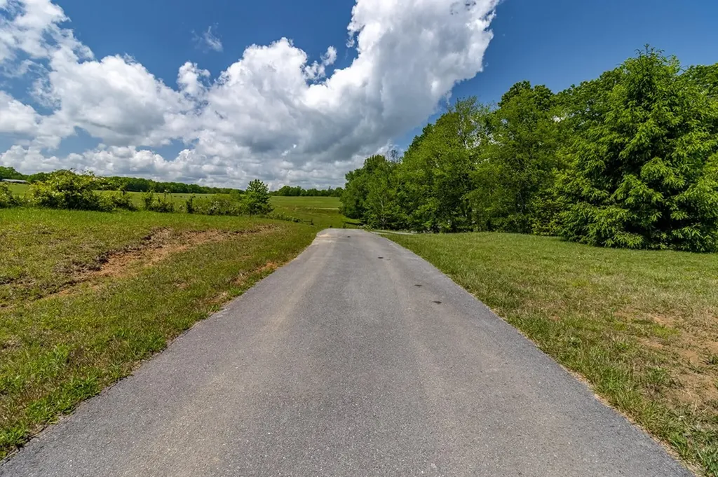 171 Fieldstone Lane Pikeville TN 37367