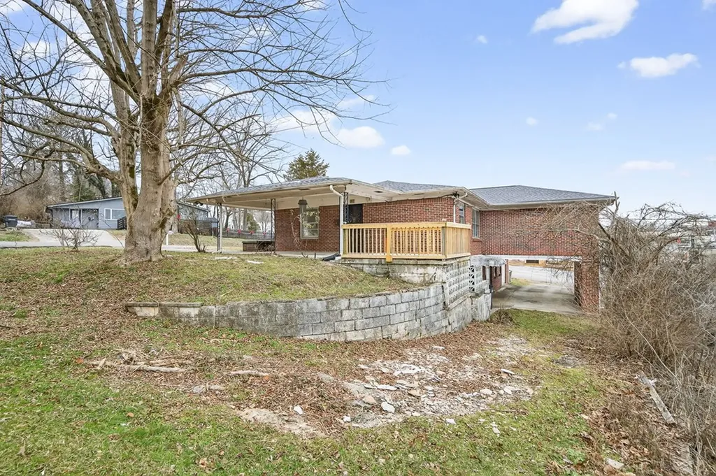 281 Dixie Plaza Cookeville TN 38501