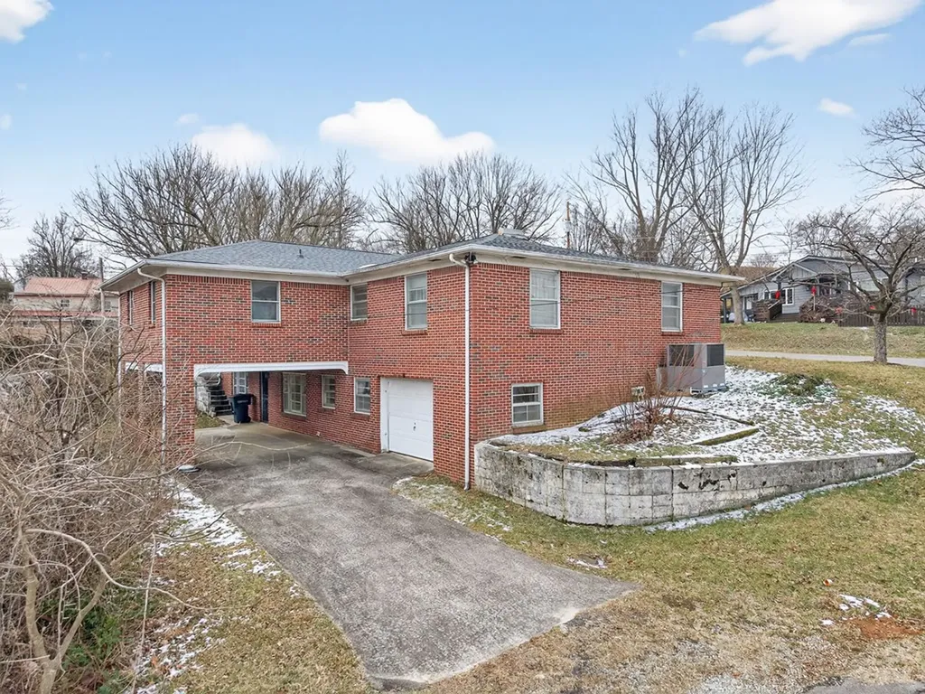 281 Dixie Plaza Cookeville TN 38501