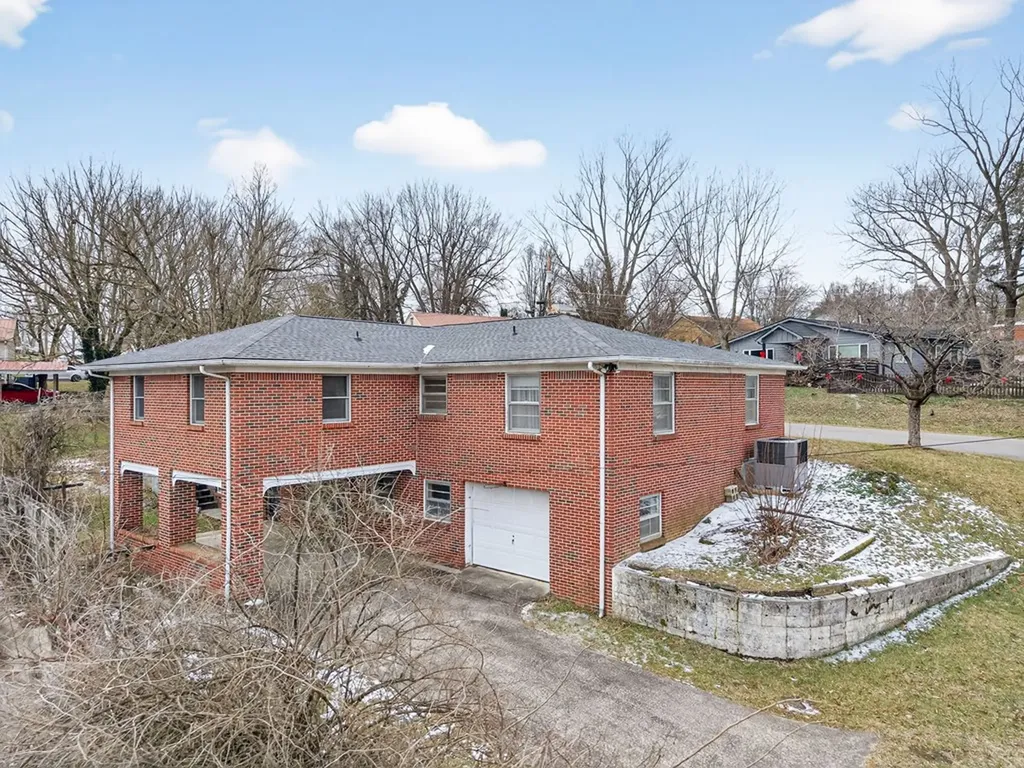 281 Dixie Plaza Cookeville TN 38501