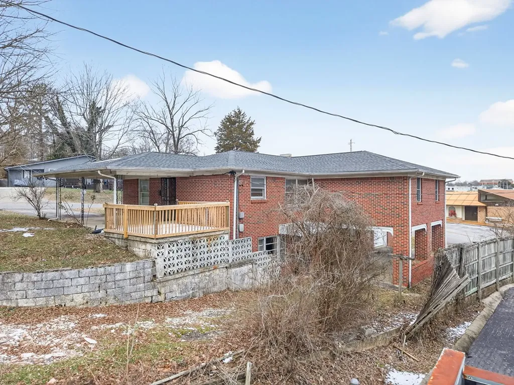 281 Dixie Plaza Cookeville TN 38501