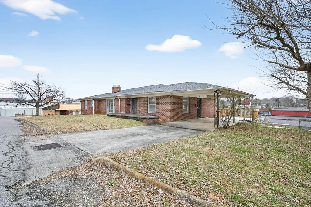 281 Dixie Plaza Cookeville TN 38501