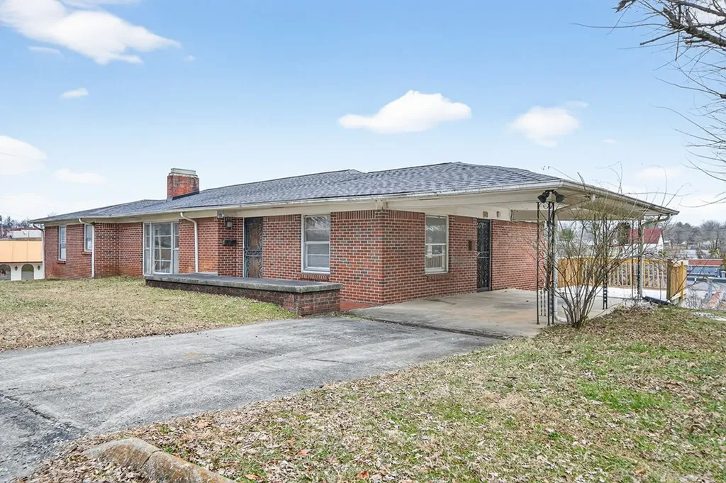 281 Dixie Plaza Cookeville TN 38501