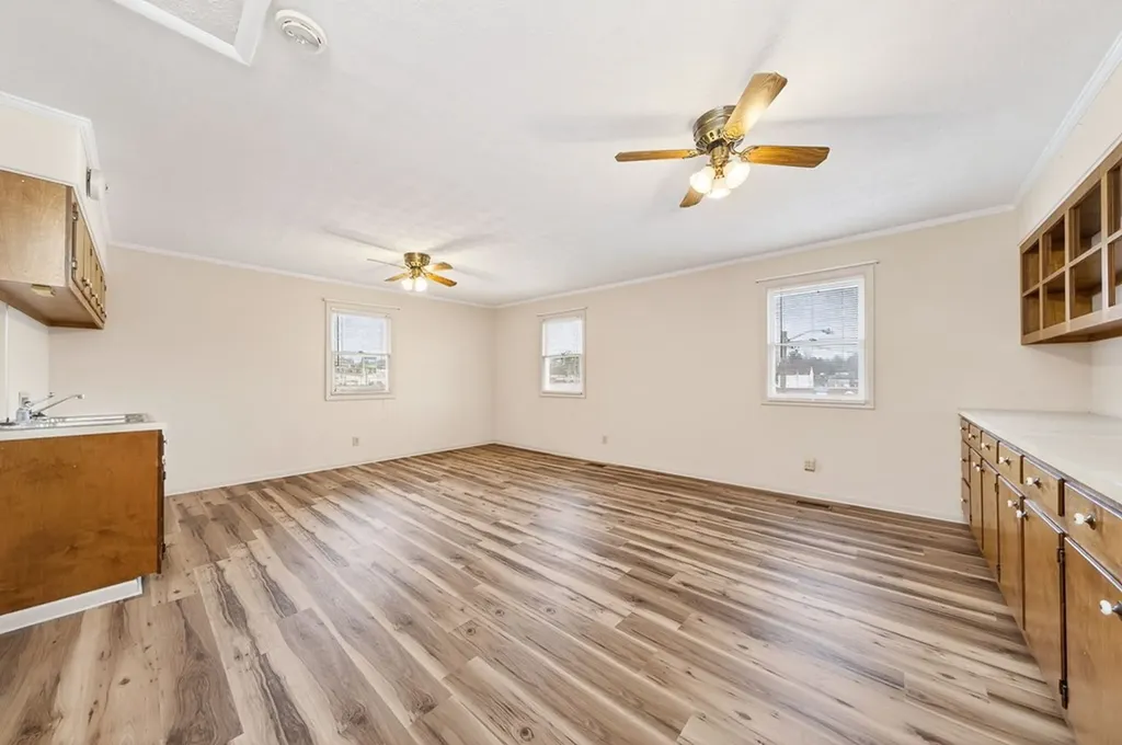 281 Dixie Plaza Cookeville TN 38501