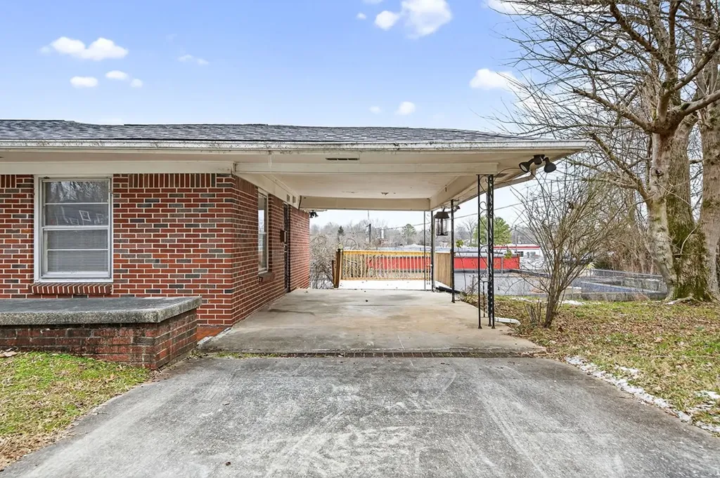 281 Dixie Plaza Cookeville TN 38501