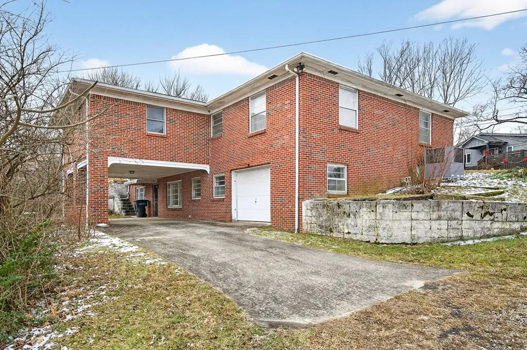 281 Dixie Plaza Cookeville TN 38501