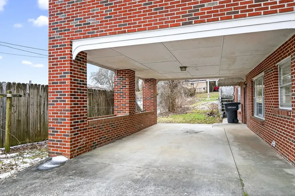 281 Dixie Plaza Cookeville TN 38501