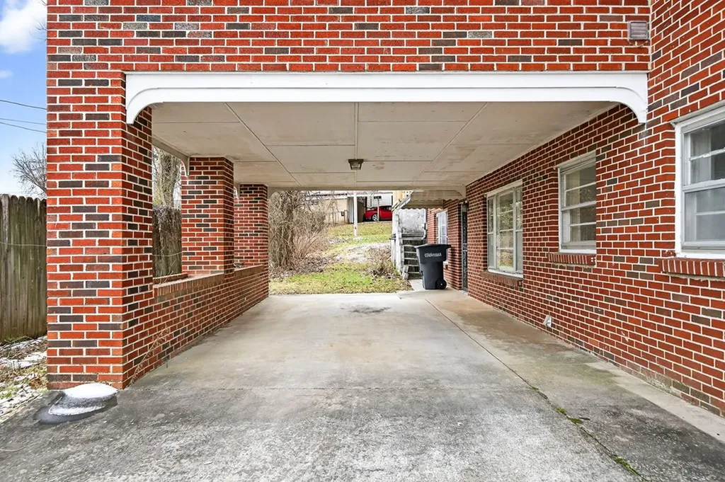 281 Dixie Plaza Cookeville TN 38501