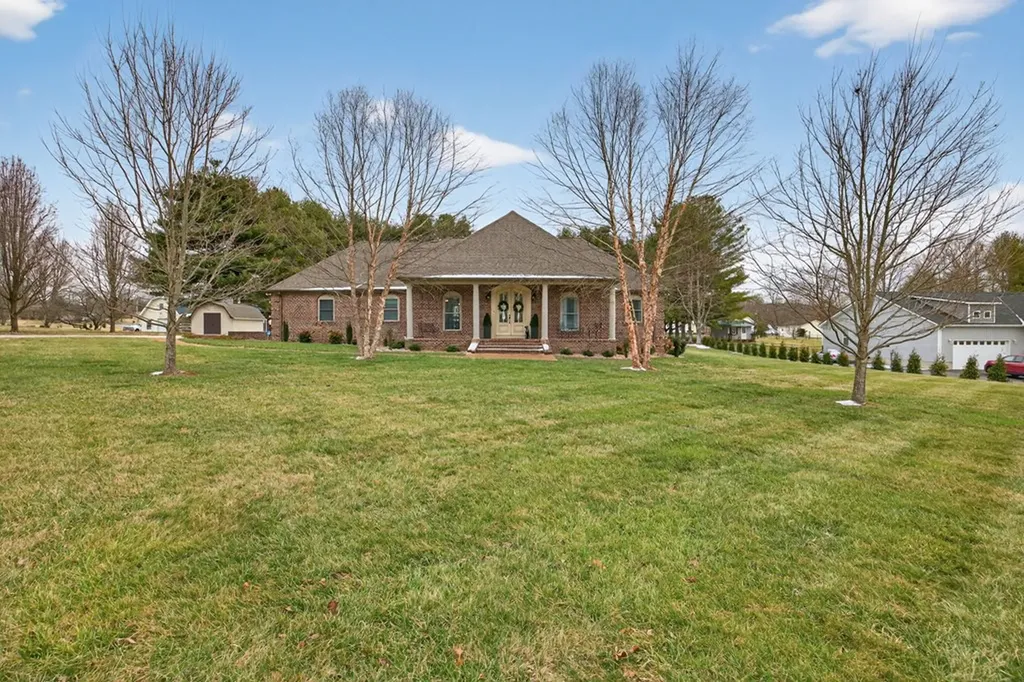141 Southwood Road Livingston TN 38570