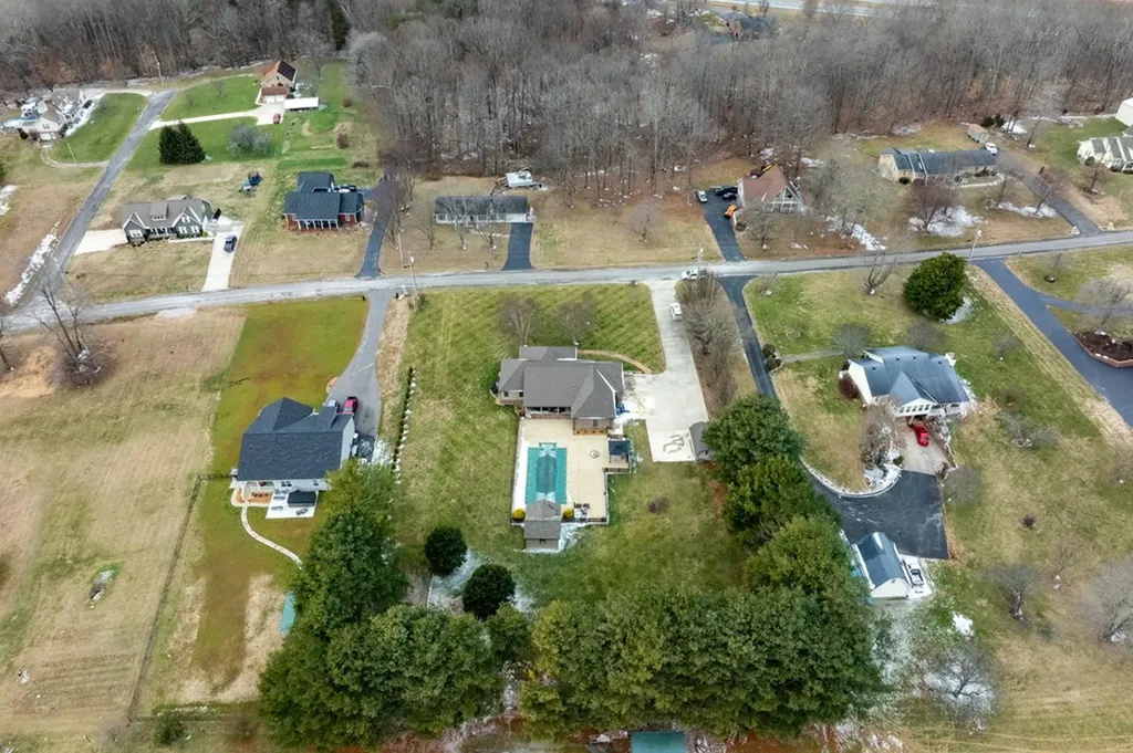 141 Southwood Road Livingston TN 38570