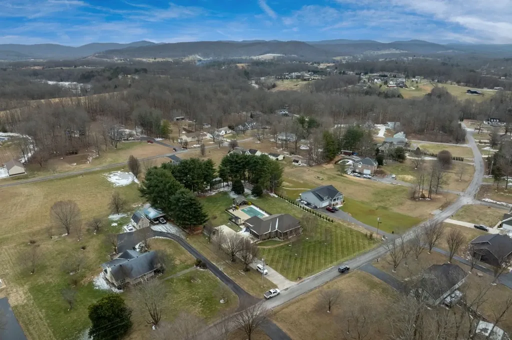 141 Southwood Road Livingston TN 38570