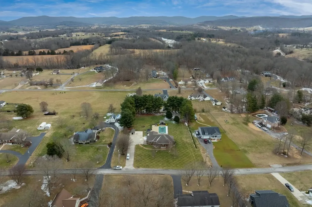 141 Southwood Road Livingston TN 38570