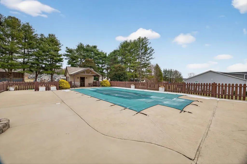 141 Southwood Road Livingston TN 38570