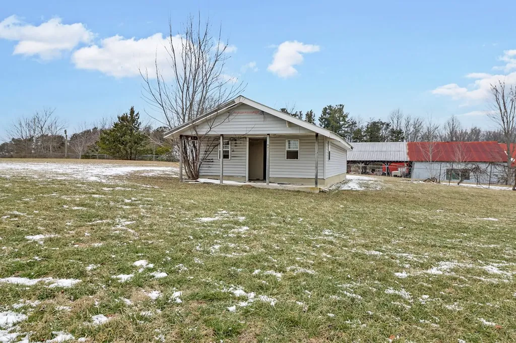 1128 Allardt Highway Jamestown TN 38556