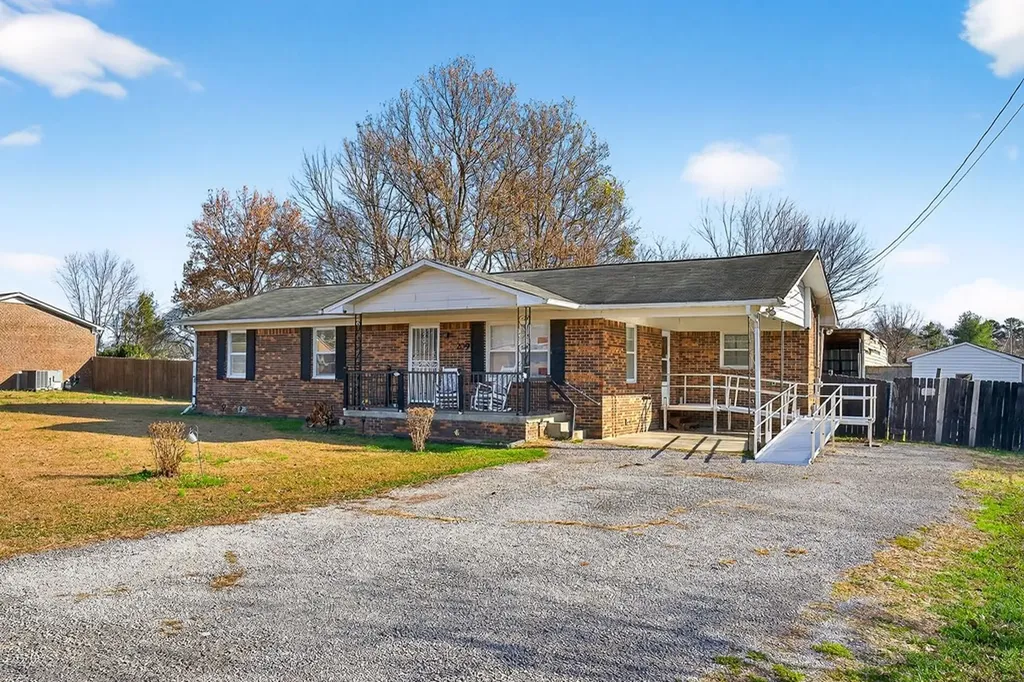 209 Pine Grove Road Smithville TN 37166