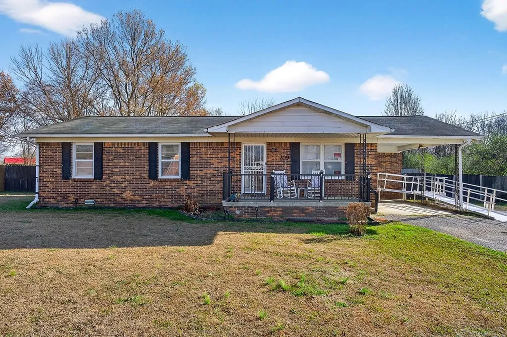 209 Pine Grove Road Smithville TN 37166