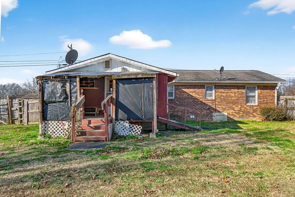 209 Pine Grove Road Smithville TN 37166