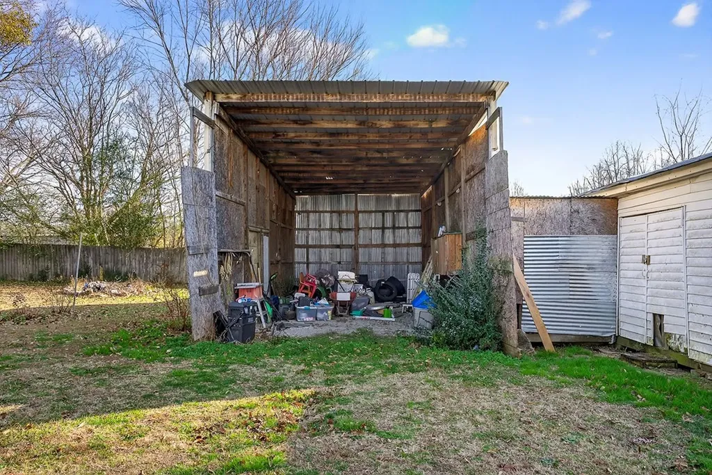 209 Pine Grove Road Smithville TN 37166