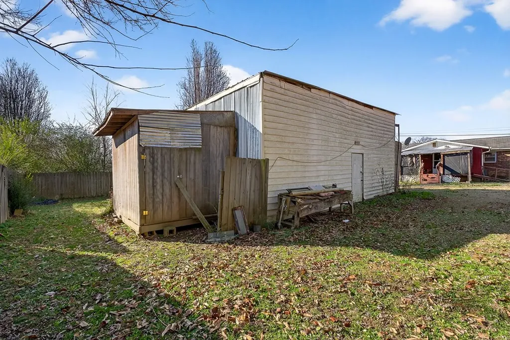 209 Pine Grove Road Smithville TN 37166