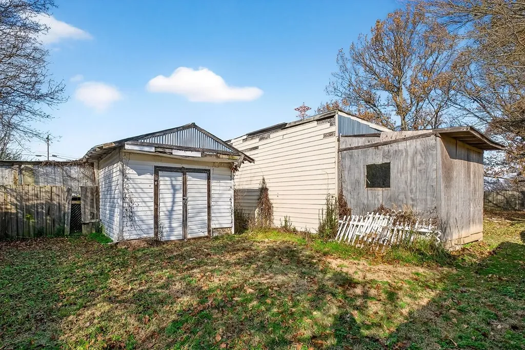 209 Pine Grove Road Smithville TN 37166