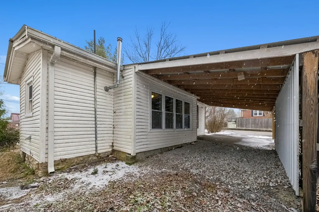 203 Hull Avenue Carthage TN 37030