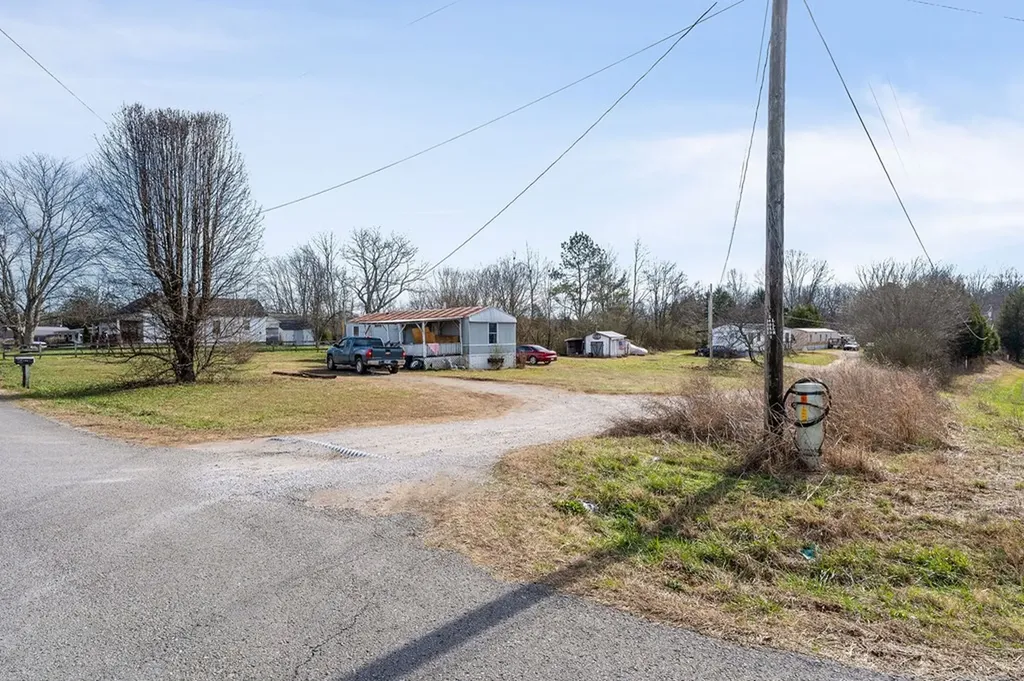 787 Pine Thickett Road Sparta TN 38583