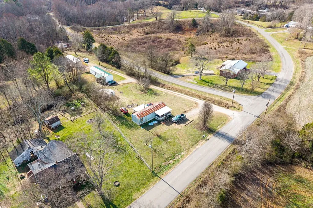 787 Pine Thickett Road Sparta TN 38583