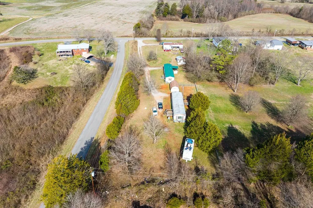 787 Pine Thickett Road Sparta TN 38583