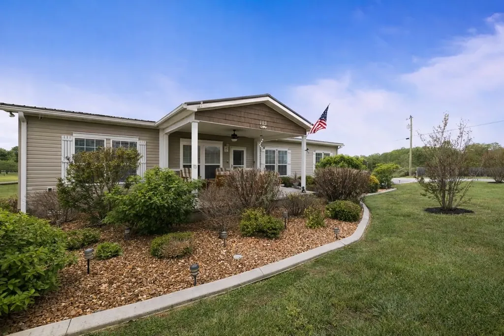 103 Molten Lane Hilham TN 38568