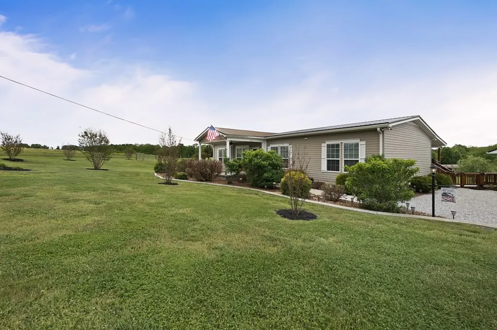 103 Molten Lane Hilham TN 38568