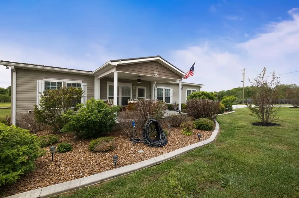 103 Molten Lane Hilham TN 38568