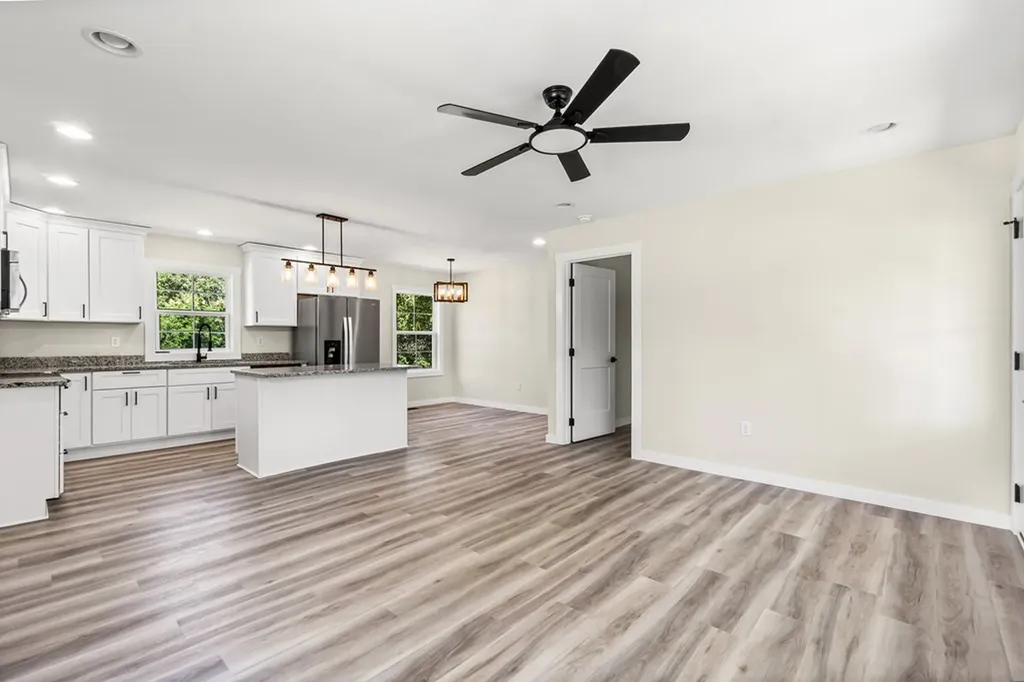 5405 Window Cliff Road Baxter TN 38544