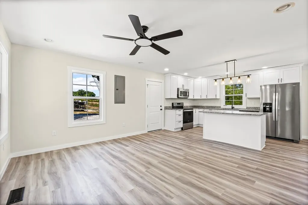 5405 Window Cliff Road Baxter TN 38544