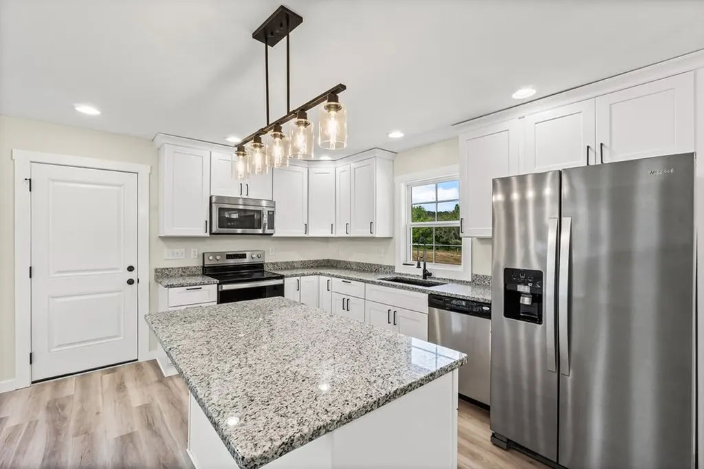 5405 Window Cliff Road Baxter TN 38544