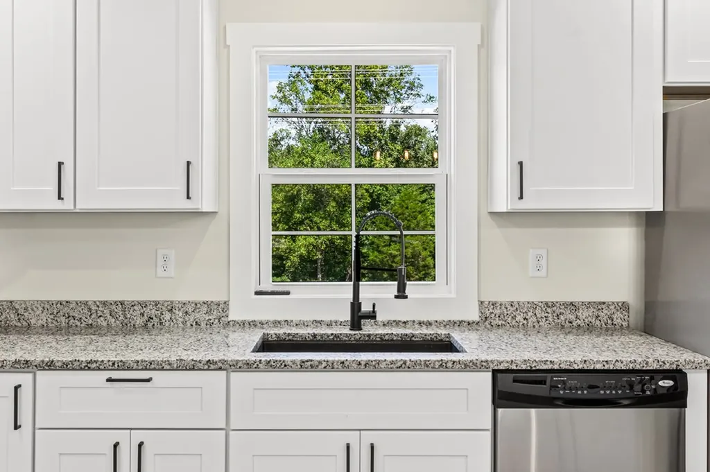 5405 Window Cliff Road Baxter TN 38544