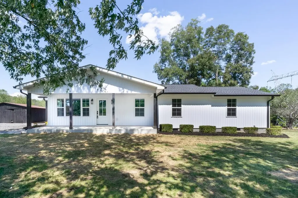 5405 Window Cliff Road Baxter TN 38544