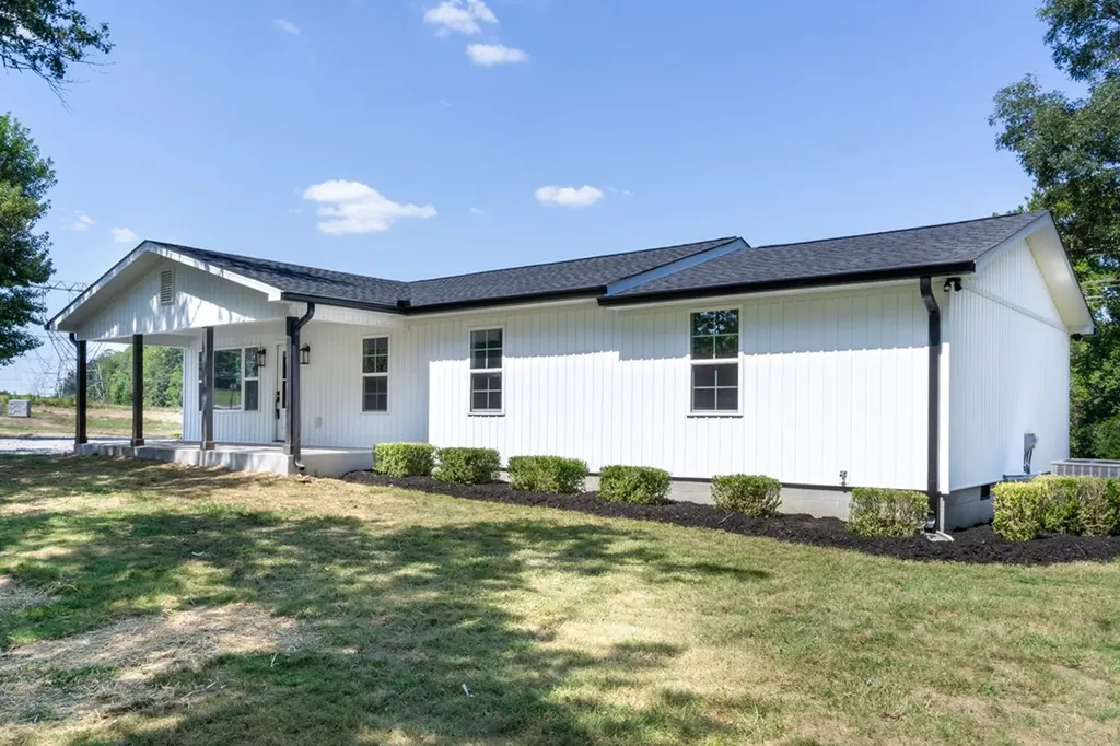 5405 Window Cliff Road Baxter TN 38544